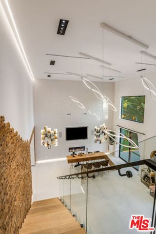 25879 Chalmers Place, Calabasas, CA 91302