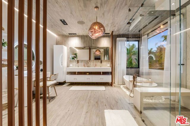 25879 Chalmers Place, Calabasas, CA 91302