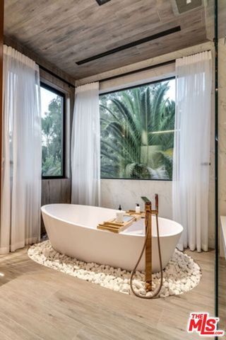 25879 Chalmers Place, Calabasas, CA 91302