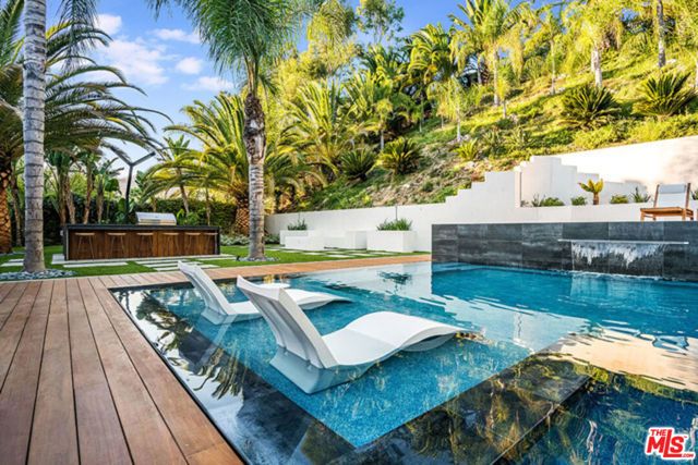 25879 Chalmers Place, Calabasas, CA 91302