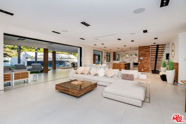 25879 Chalmers Place, Calabasas, CA 91302