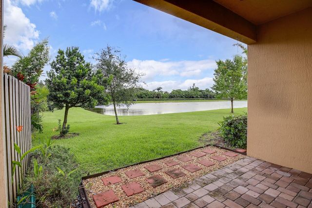 8985 Gulf Run Way, Lake Worth, FL 33467