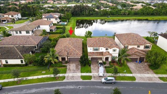 8985 Gulf Run Way, Lake Worth, FL 33467