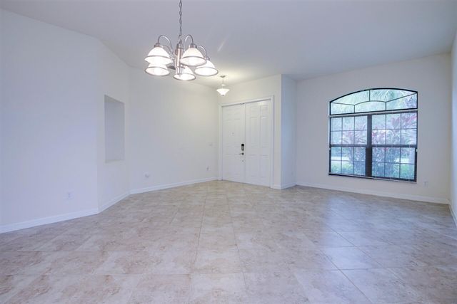 8985 Gulf Run Way, Lake Worth, FL 33467