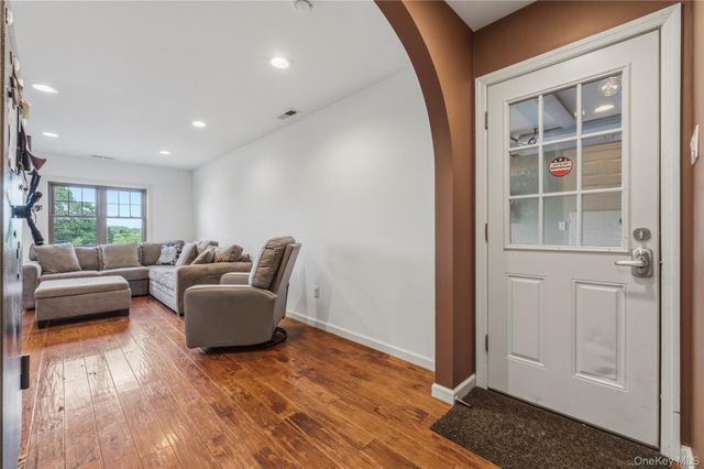 28 Hilltop Drive, Mahopac, NY 10541