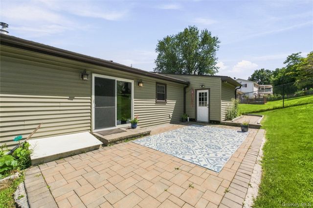 28 Hilltop Drive, Mahopac, NY 10541