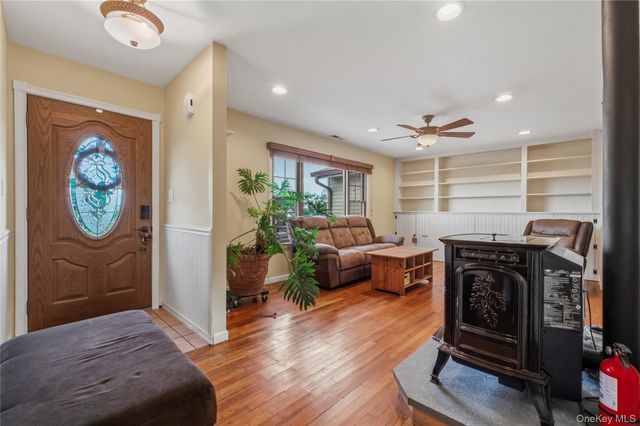 28 Hilltop Drive, Mahopac, NY 10541
