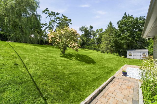 28 Hilltop Drive, Mahopac, NY 10541