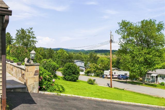 28 Hilltop Drive, Mahopac, NY 10541