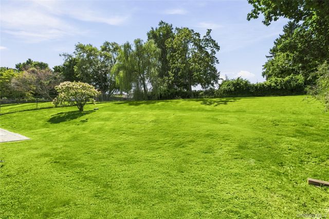28 Hilltop Drive, Mahopac, NY 10541