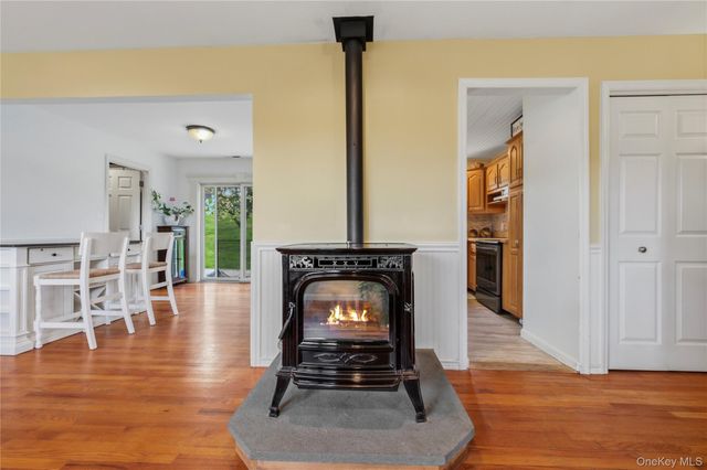 28 Hilltop Drive, Mahopac, NY 10541