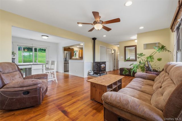28 Hilltop Drive, Mahopac, NY 10541