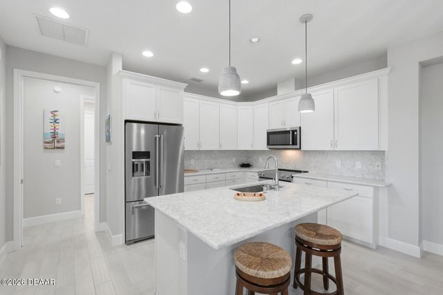 896 Coral Reef Way, Daytona Beach, FL 32124