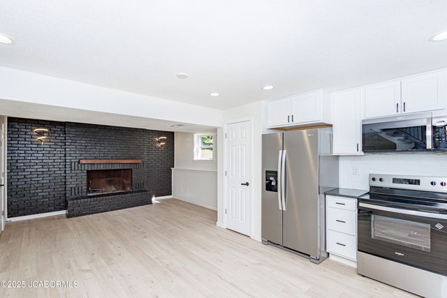 2319 KNIGHT VALLEY DRIVE, Jefferson City, MO 65101