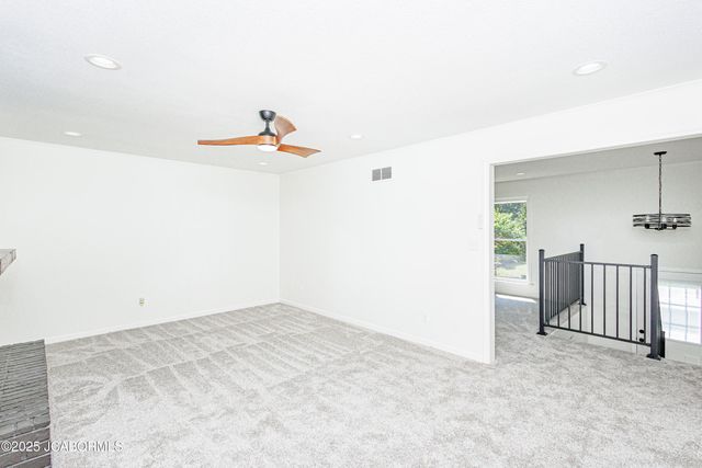 2319 KNIGHT VALLEY DRIVE, Jefferson City, MO 65101