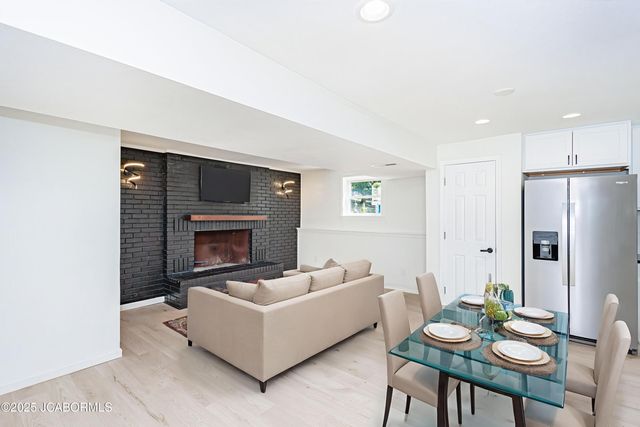 2319 KNIGHT VALLEY DRIVE, Jefferson City, MO 65101