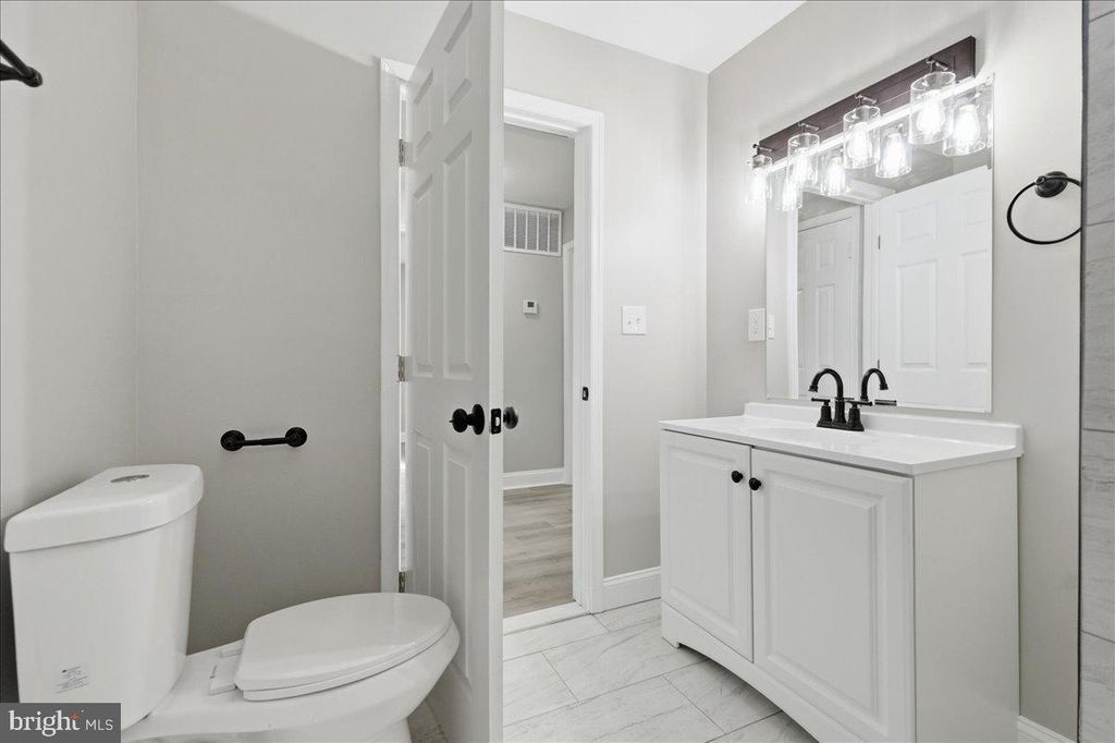 Image 11 of property listing at 6305 CARLYNN AVE, Baltimore, MD 21207
