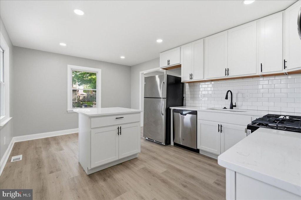 Image 18 of property listing at 6305 CARLYNN AVE, Baltimore, MD 21207