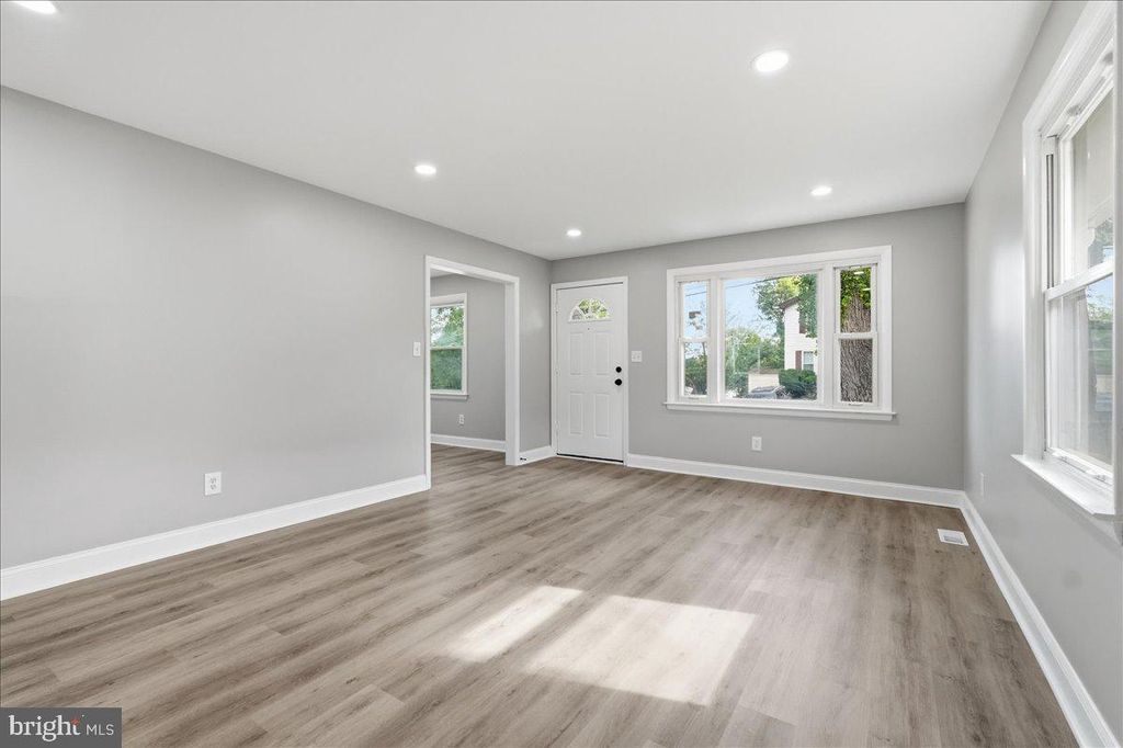 Image 4 of property listing at 6305 CARLYNN AVE, Baltimore, MD 21207