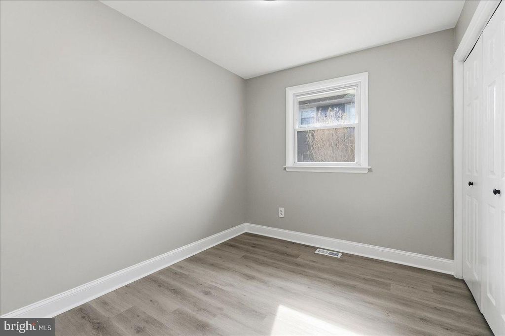 Image 6 of property listing at 6305 CARLYNN AVE, Baltimore, MD 21207
