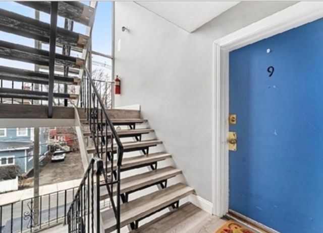 39 Crescent Ave 9, Chelsea, MA 02150
