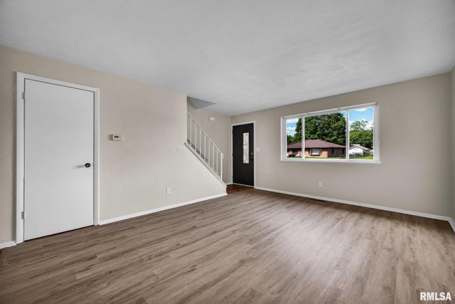 4613 W MEROL Court, Peoria, IL 61604