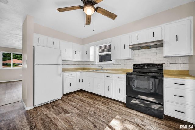 4613 W MEROL Court, Peoria, IL 61604