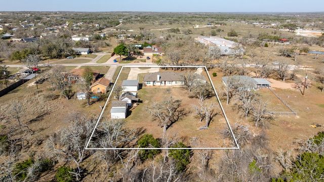 134 Bobbie Lynn, Harper, TX 78631