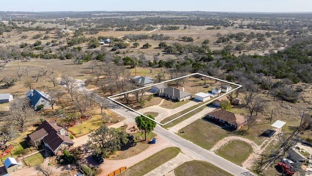 134 Bobbie Lynn, Harper, TX 78631