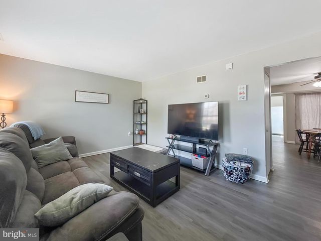 1 OXFORD CT, New Oxford, PA 17350