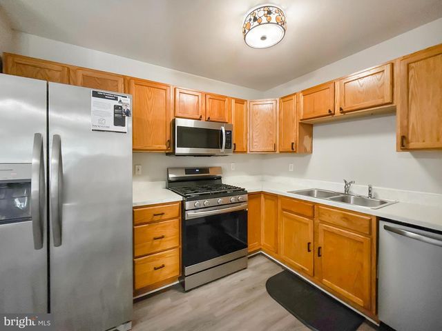 1 OXFORD CT, New Oxford, PA 17350