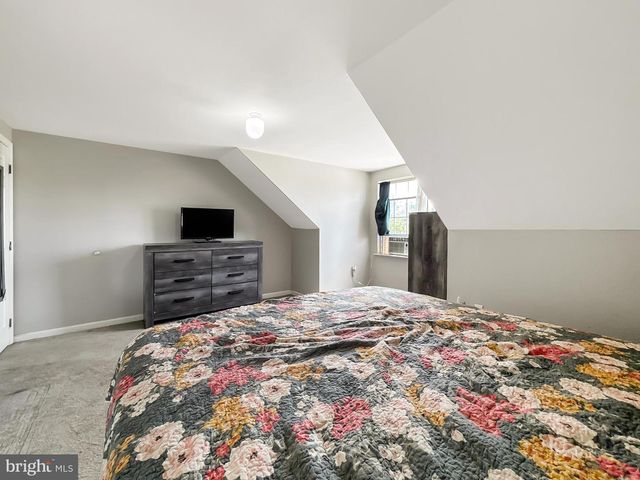 1 OXFORD CT, New Oxford, PA 17350