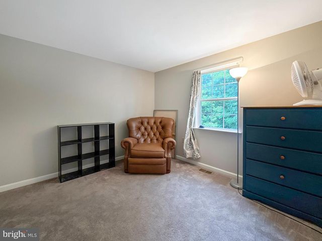 1 OXFORD CT, New Oxford, PA 17350