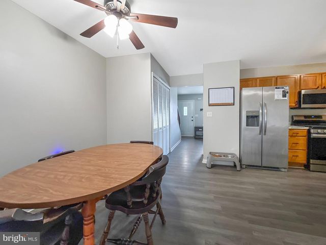 1 OXFORD CT, New Oxford, PA 17350