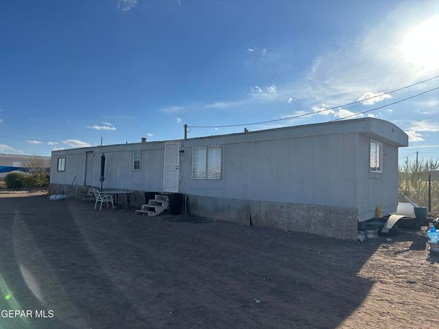17800 Cramer Drive, Horizon City, TX 79928
