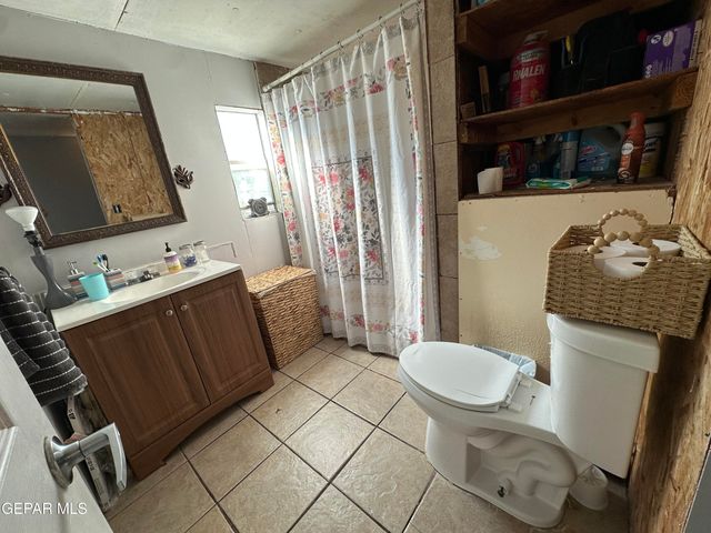 17800 Cramer Drive, Horizon City, TX 79928