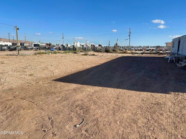 17800 Cramer Drive, Horizon City, TX 79928