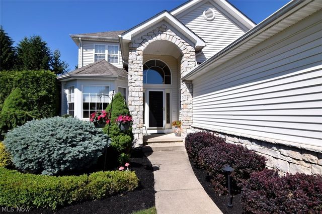 420 E Glengary Circle, Highland Heights, OH 44143