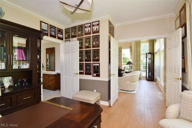 420 E Glengary Circle, Highland Heights, OH 44143