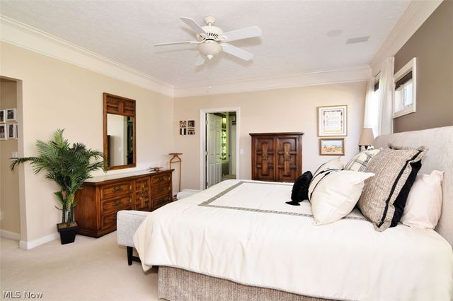 420 E Glengary Circle, Highland Heights, OH 44143