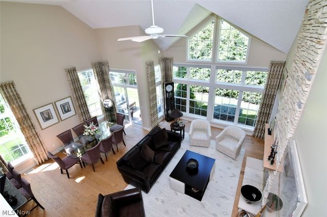 420 E Glengary Circle, Highland Heights, OH 44143