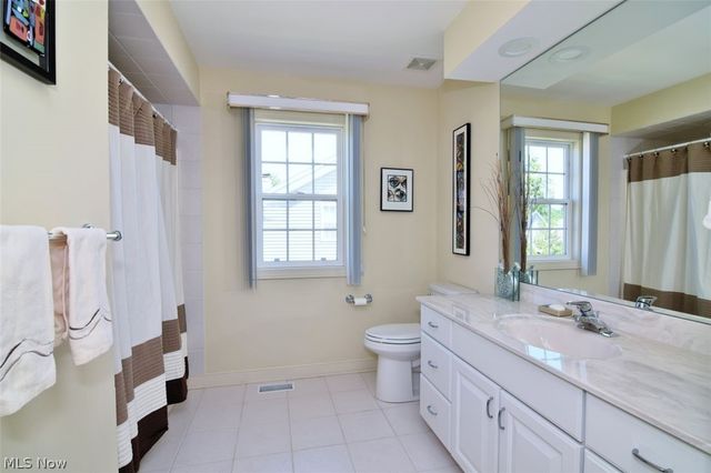 420 E Glengary Circle, Highland Heights, OH 44143