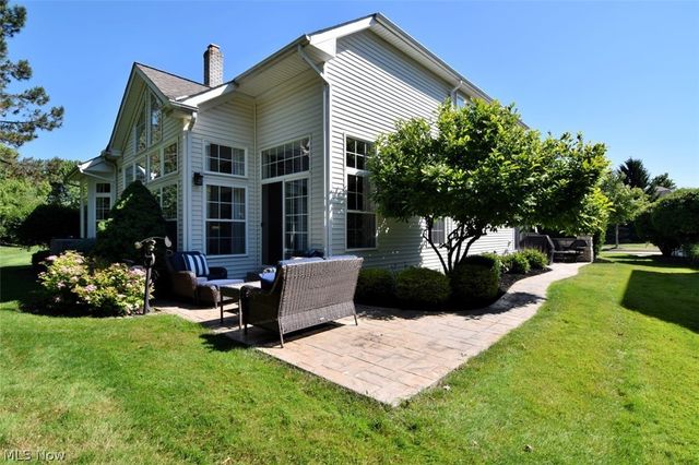 420 E Glengary Circle, Highland Heights, OH 44143
