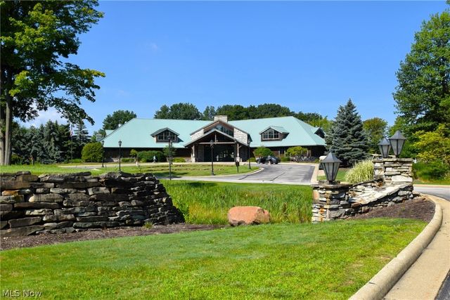 420 E Glengary Circle, Highland Heights, OH 44143