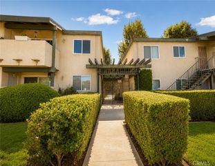 10636 Woodley 43, Granada Hills, CA 91344