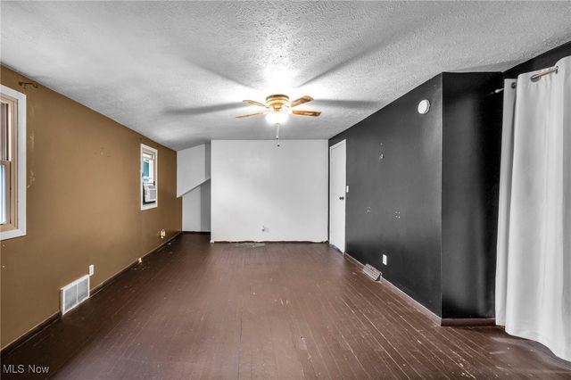 12908 Shadyway Road, Garfield Heights, OH 44125