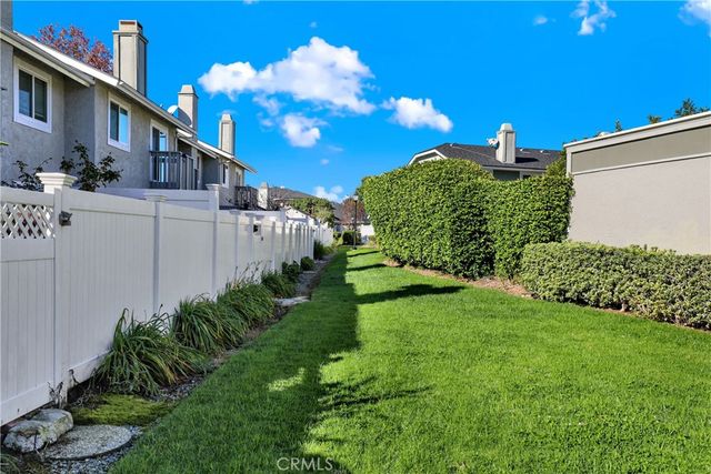 25061 SILVERLEAF, Laguna Hills, CA 92653