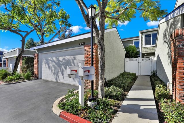 25061 SILVERLEAF, Laguna Hills, CA 92653