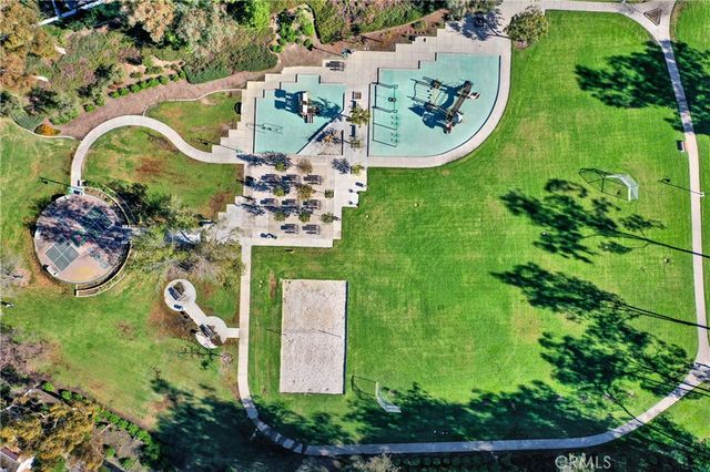 25061 SILVERLEAF, Laguna Hills, CA 92653