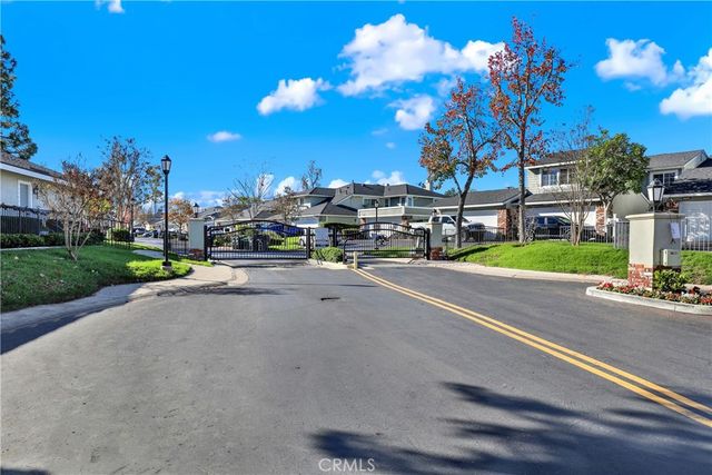 25061 SILVERLEAF, Laguna Hills, CA 92653